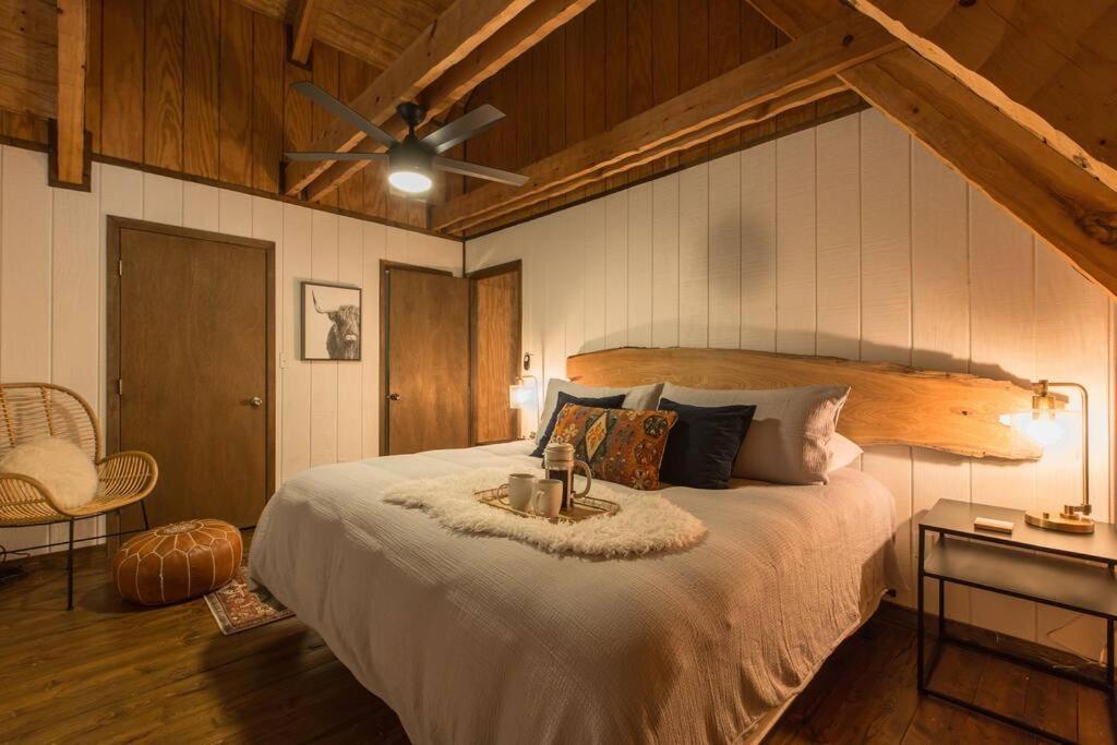 Southern Oak Cabin - Newly Remodeled - Close To All Attractions เซอเวียร์วีล ภายนอก รูปภาพ