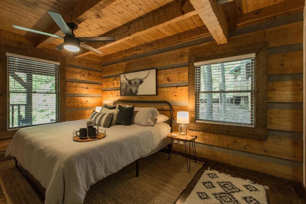 Southern Oak Cabin - Newly Remodeled - Close To All Attractions เซอเวียร์วีล ภายนอก รูปภาพ