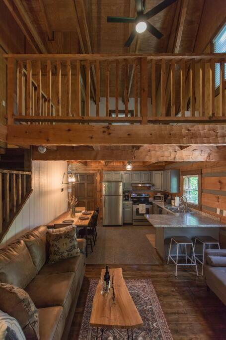 Southern Oak Cabin - Newly Remodeled - Close To All Attractions เซอเวียร์วีล ภายนอก รูปภาพ