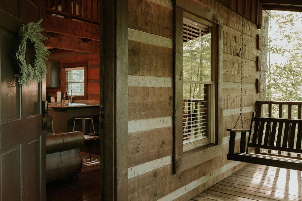 Southern Oak Cabin - Newly Remodeled - Close To All Attractions เซอเวียร์วีล ภายนอก รูปภาพ