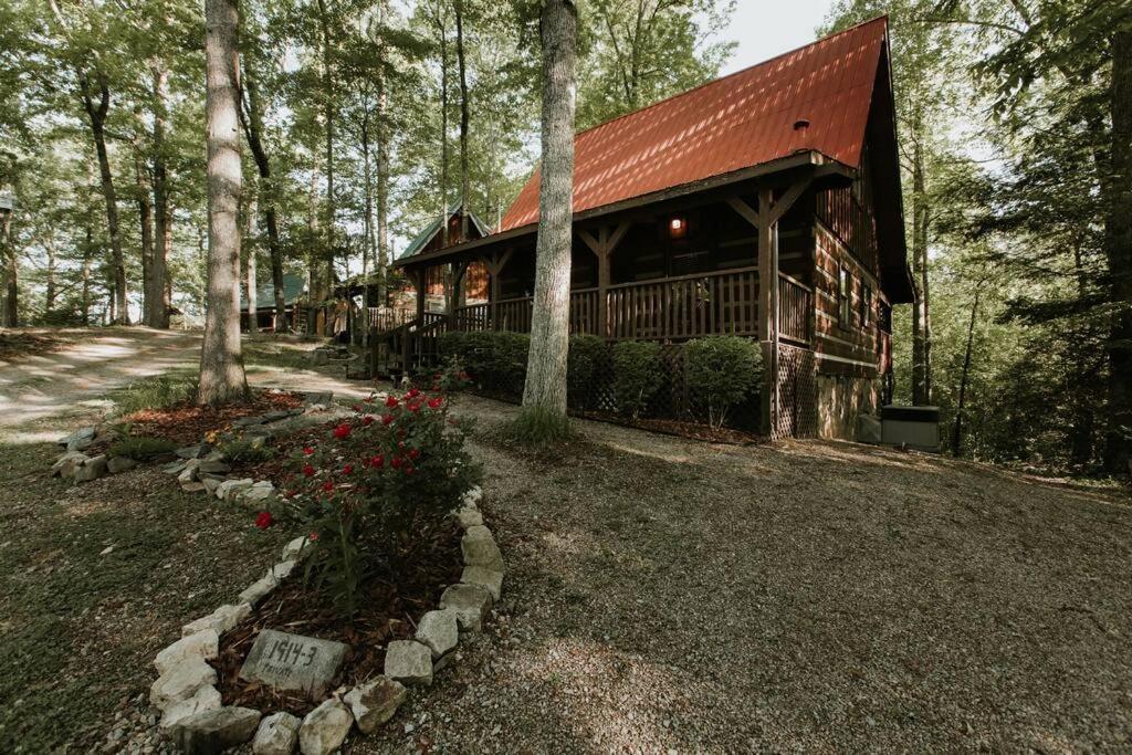 Southern Oak Cabin - Newly Remodeled - Close To All Attractions เซอเวียร์วีล ภายนอก รูปภาพ